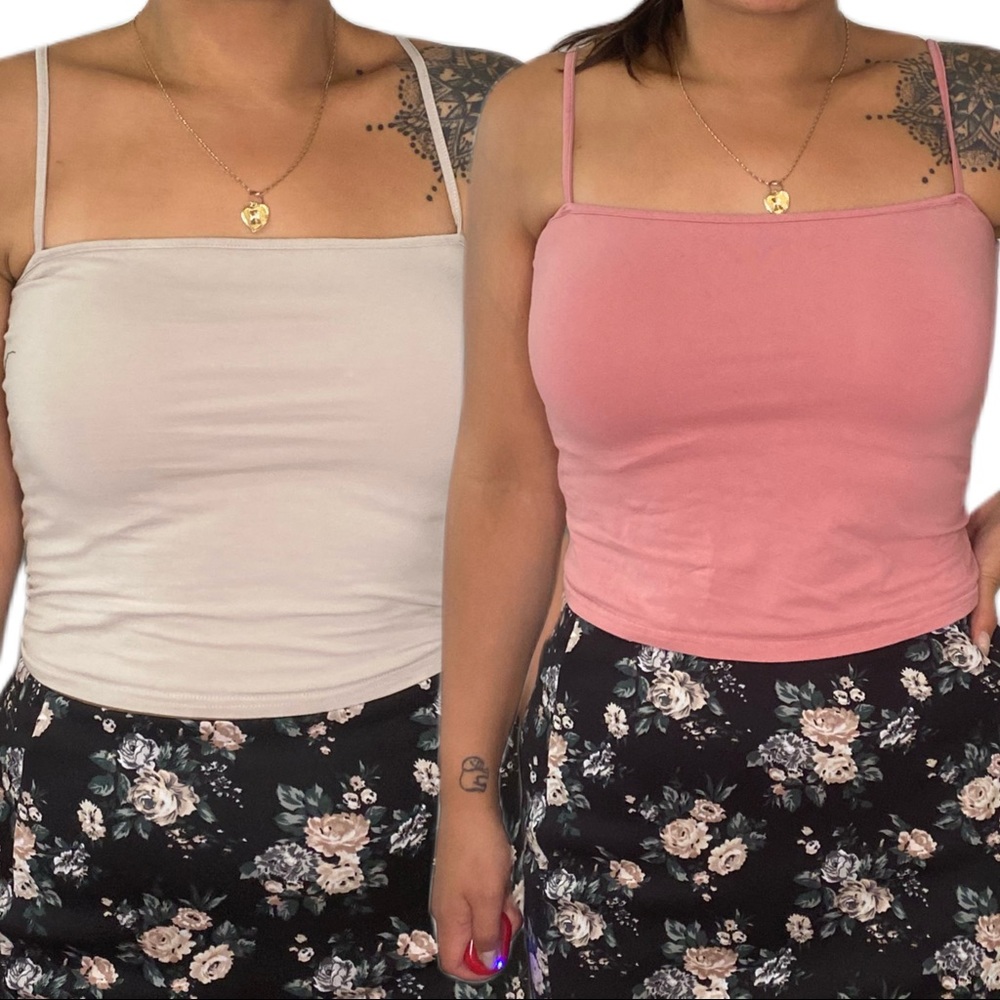 🎉5FOR25 2 nearly new cropped camis